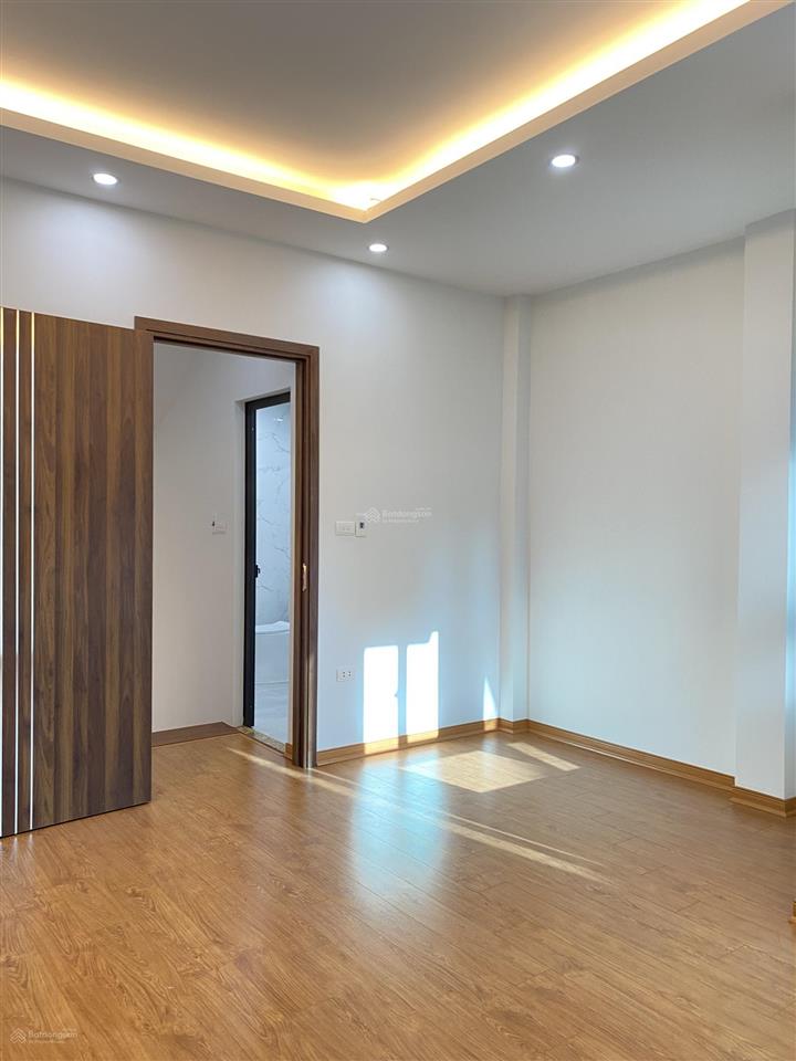 Bán gấp nhà mới tây mỗ dt 45m2 x 5 tầng giá 6.5 tỷ, full nội thất ở luôn, 3 bước bãi gửi ô tô