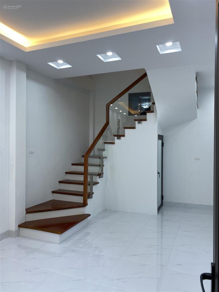 Bán gấp nhà mới tây mỗ dt 45m2 x 5 tầng giá 6.5 tỷ, full nội thất ở luôn, 3 bước bãi gửi ô tô