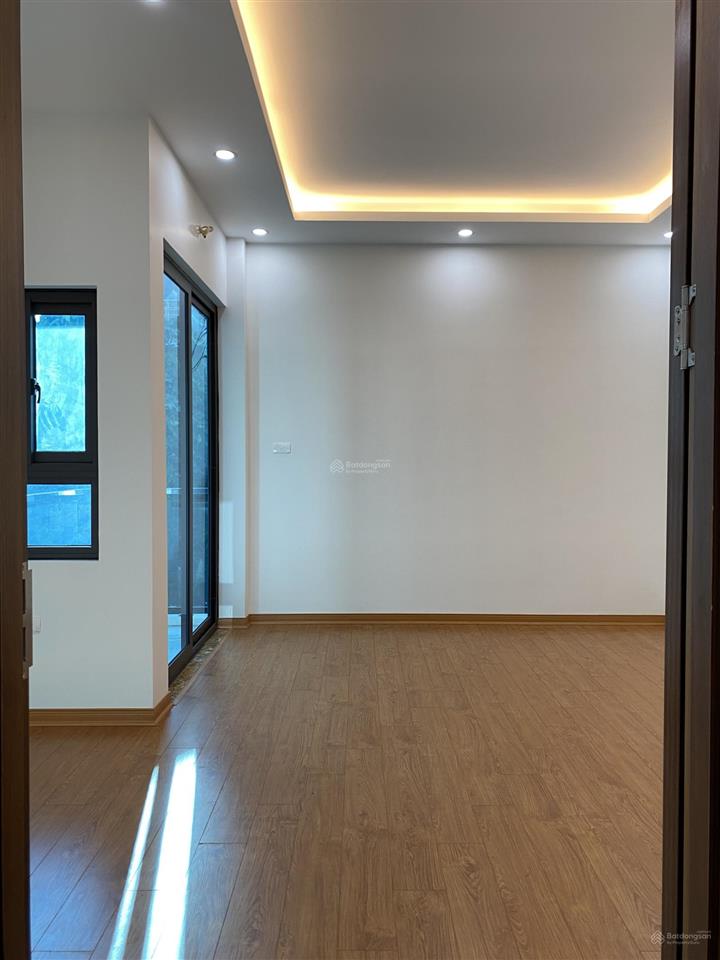 Bán gấp nhà mới tây mỗ dt 45m2 x 5 tầng giá 6.5 tỷ, full nội thất ở luôn, 3 bước bãi gửi ô tô