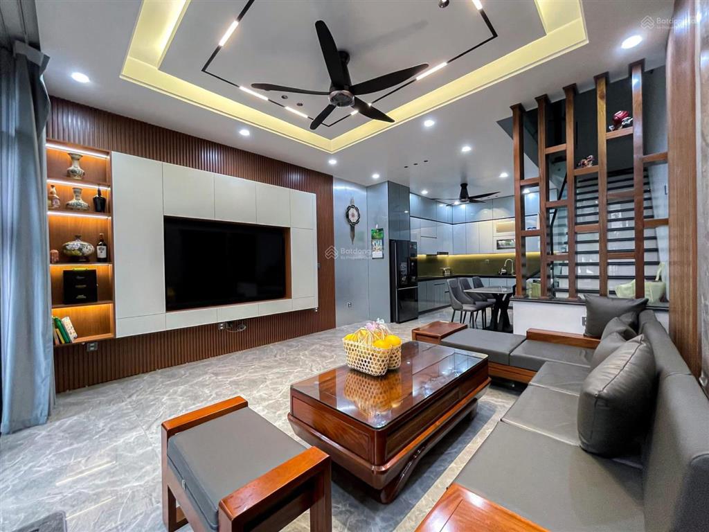 Bán gấp nhà riêng dân xây quang tiến đại mỗ, dt 52m2 x 4 tầng, trước nhà đường rộng 10m, giá 9.4 tỷ