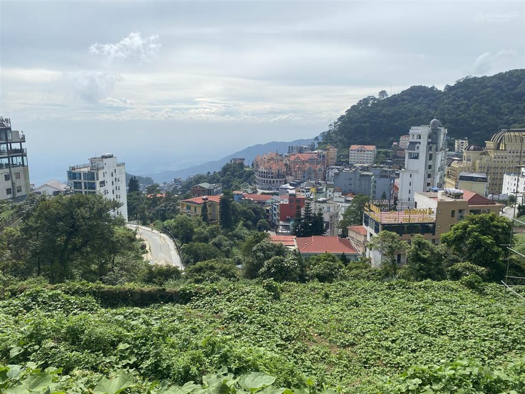 Cần bán ô đất 388,1m2 ngay trung tâm thi trấn tam đảo, sẵn sổ, không bị chắn view  0975 676 ***