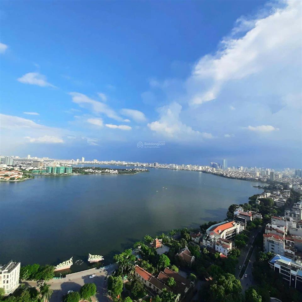 Bán căn hoa hậu 4pn 160m2, hướng đông nam, view trực diện hồ tây, giá 24,7 tỷ. 0949 472 ***