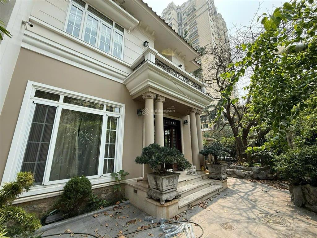 Bán biệt thự vip lô góc ciputra hà nội .  0972 362 ***