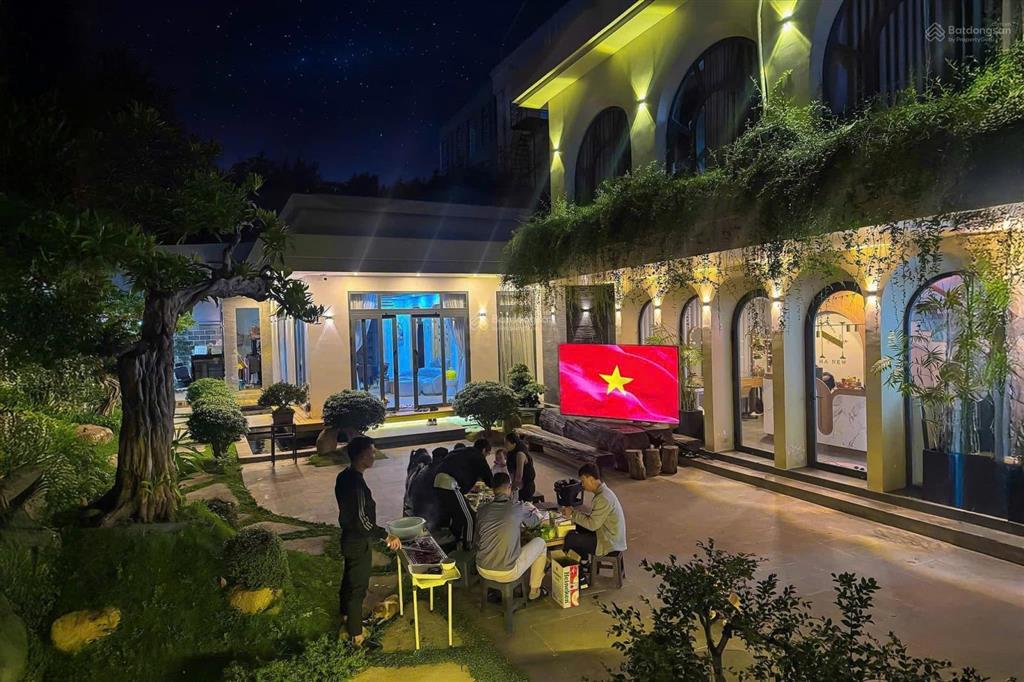 Cần ra gấp hạ giá 22 tỷ hạ tiếp còn 17,5 tỷ bán nhà biệt thự 453m2, view đẹp tại lô 90, đức trọng