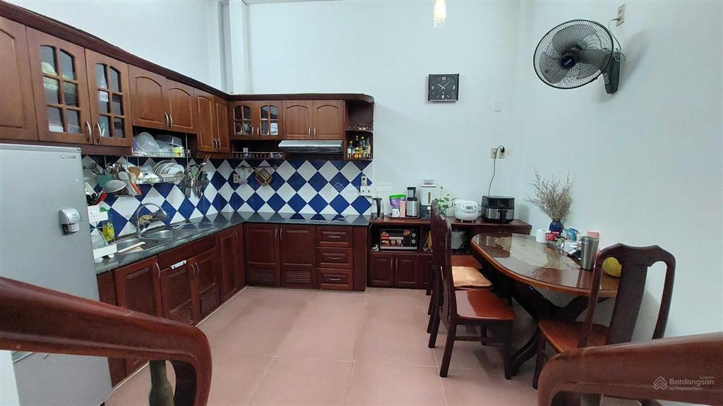 Nhà riêng chính chủ cách quận 1 khoảng 100m, gần cầu đbp, trường đại học uef, hồng bàng