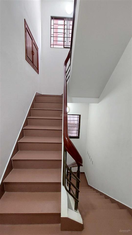 Nhà riêng chính chủ cách quận 1 khoảng 100m, gần cầu đbp, trường đại học uef, hồng bàng