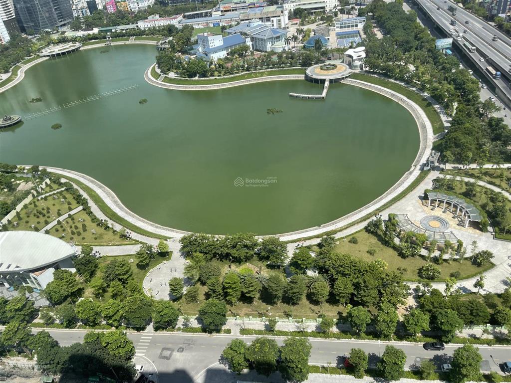 Bán 1 ngủ view hồ tại vinhomes d'capitale. giá 5.5 tỷ bao phí, full đồ. căn 1 ngủ siêu hiếm