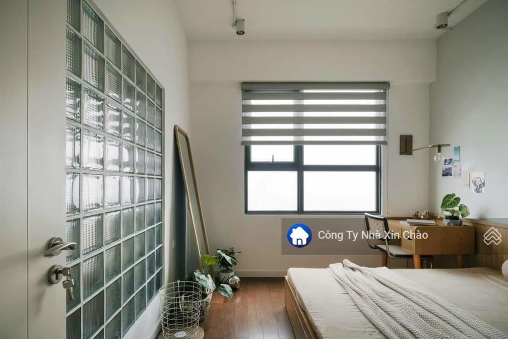 Cho thuê căn 2 ngủ đẹp tại d'capitale. giá 18tr/tháng. full nội thất