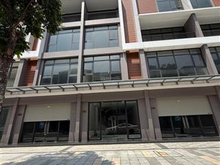 100m shophoues 2 mặt tiền, sát chung cư thương mại và cụm trường học. tại vin 3