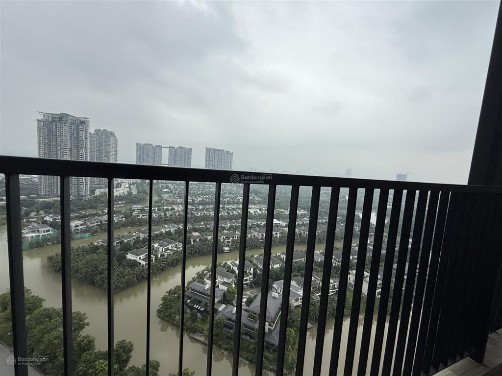 Ecopark. studio toà sf2. view đẹp. giá rẻ. chính chủ bán