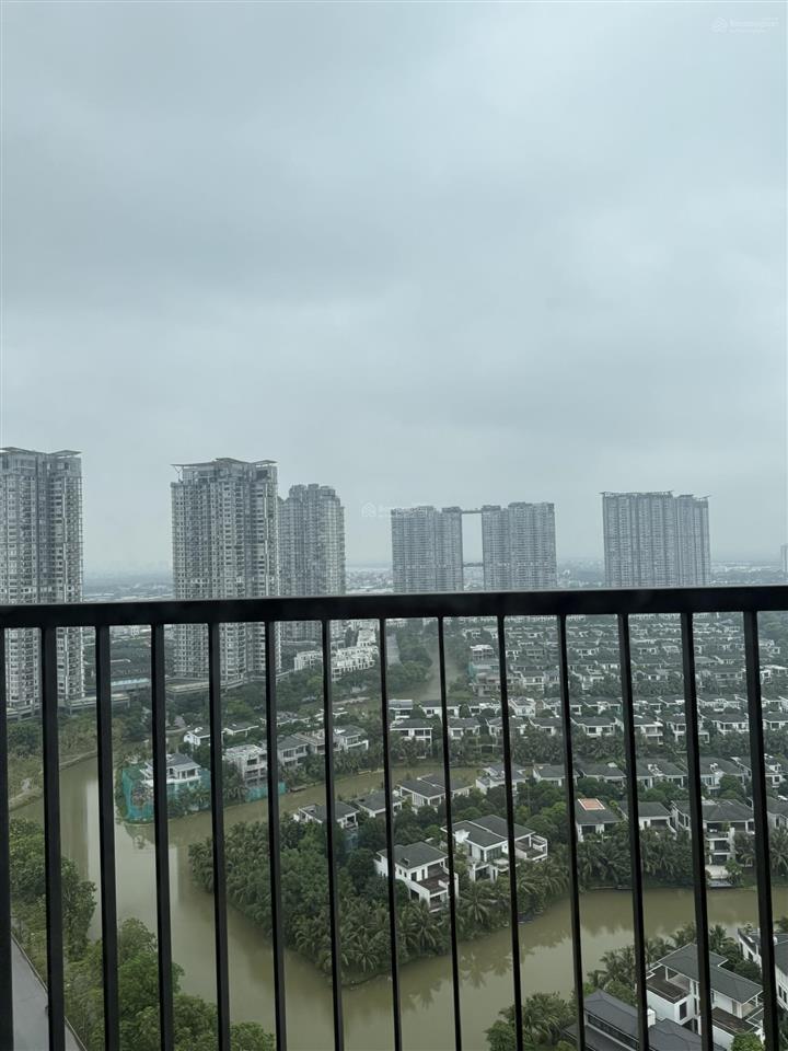 Ecopark. studio toà sf2. view đẹp. giá rẻ. chính chủ bán