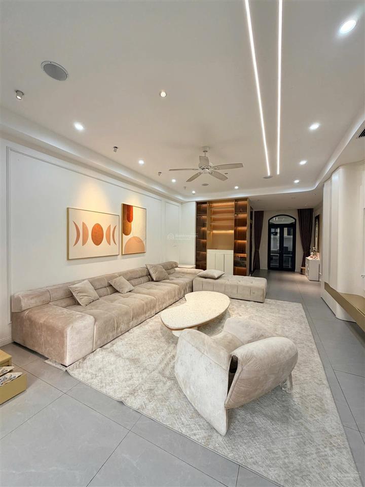 70m2 chà là vin2. hoàn thiện 5 tầng áp góc view công viên