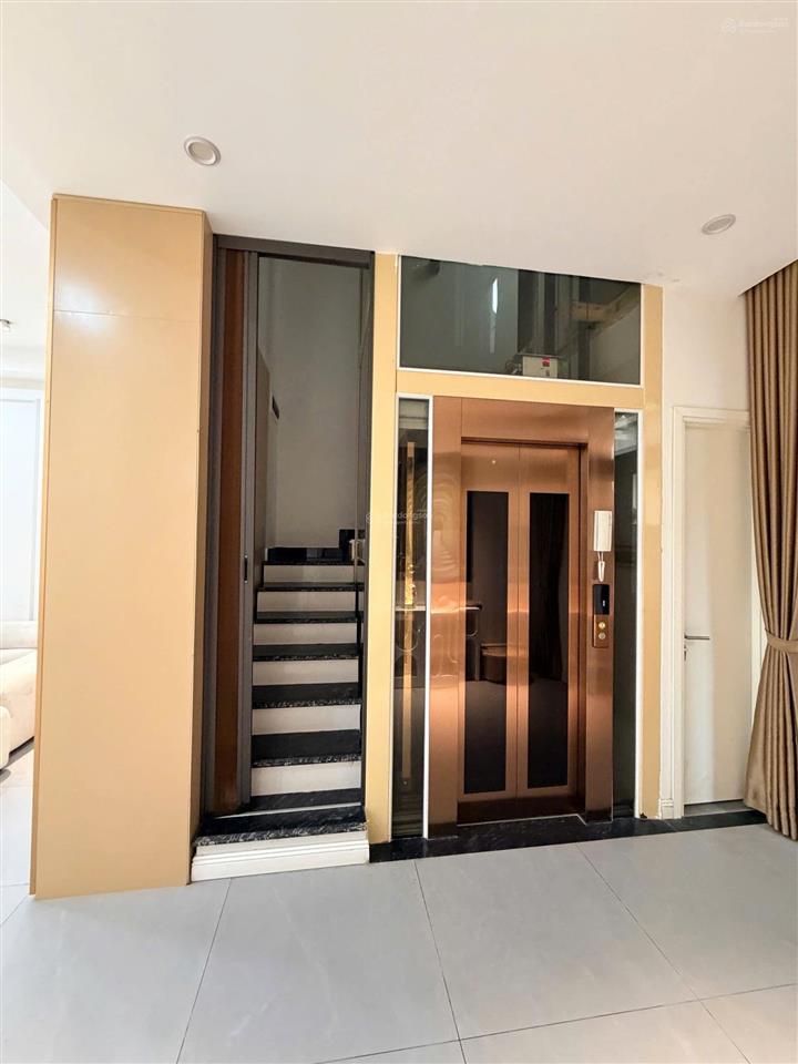 70m2 chà là vin2. hoàn thiện 5 tầng áp góc view công viên