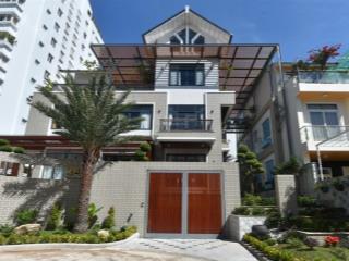 Bán biệt thự nam thông 2  phú mỹ hưng q7 nhà siêu đẹp về ở được ngay bán 1xx tỷ,  0908 018 ***