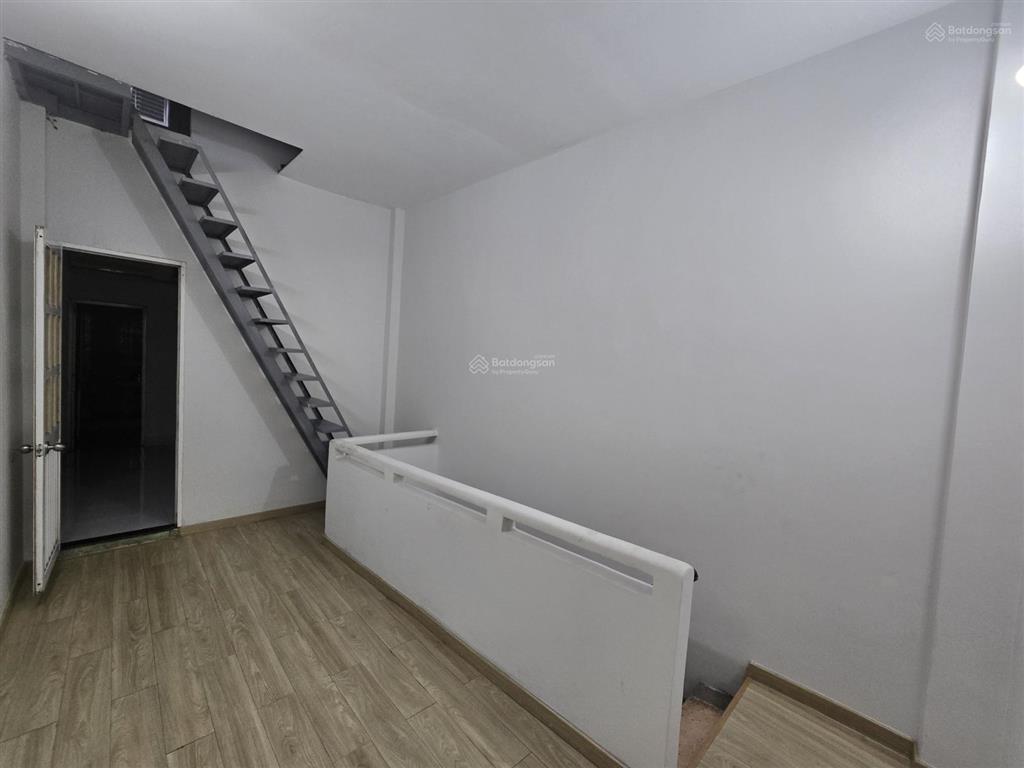 Cho thuê nhà nguyên căn tại lý nam đế, 27 triệu/tháng, 56 m2 (dtsd 102m2)