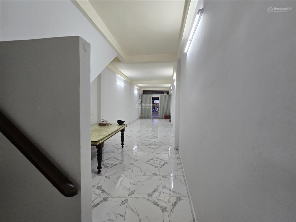 Cho thuê nhà nguyên căn tại lý nam đế, 27 triệu/tháng, 56 m2 (dtsd 102m2)