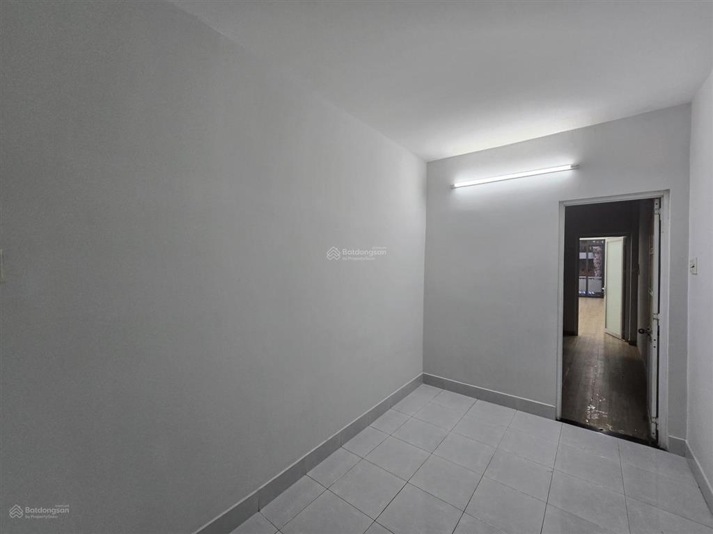 Cho thuê nhà nguyên căn tại lý nam đế, 27 triệu/tháng, 56 m2 (dtsd 102m2)