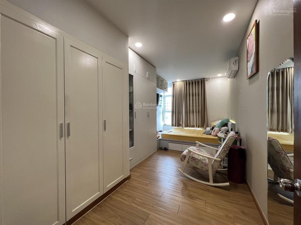 Thuê ngay căn hộ 3pn ban công lớn giá chỉ 14 triệu, tầng cao view thành phố,  0902 539 ***