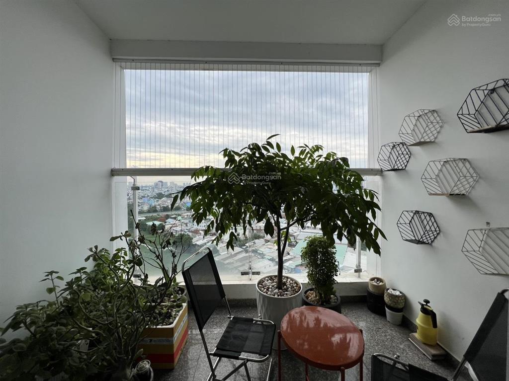 Thuê ngay căn hộ 3pn ban công lớn giá chỉ 14 triệu, tầng cao view thành phố,  0902 539 ***