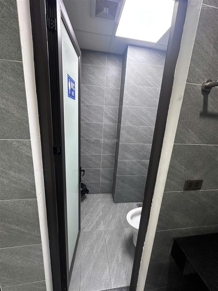 Cho thuê tầng 3 văn phòng 14 ngõ 212 phú diễn ô tô tránh có hầm, pccc, bảo vệ s=125m2 15tr/ sàn