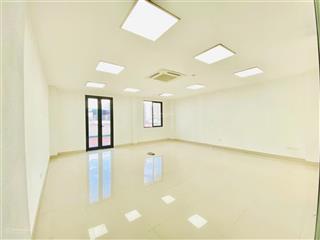 Cho thuê văn phòng 70m2, view ban công tại phố thái hà, đống đa, miễn phí để xe.