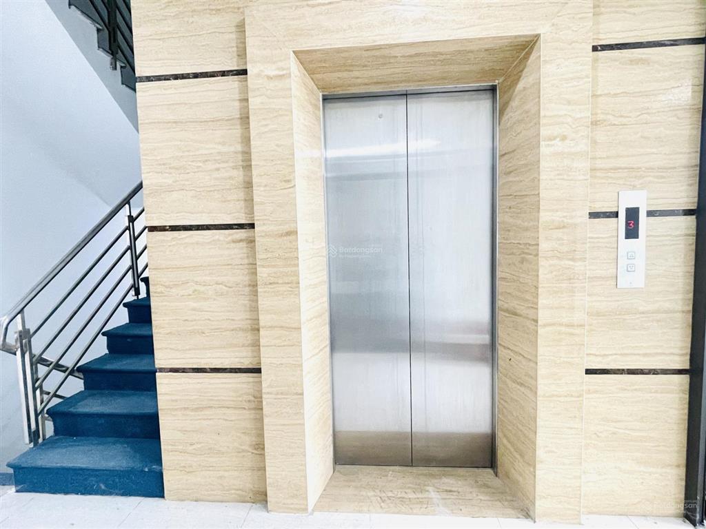 Cho thuê văn phòng 80m2, giá 12.5 tr/th tại phố trung văn, nam từ liêm, view thoáng, hầm xe rộng