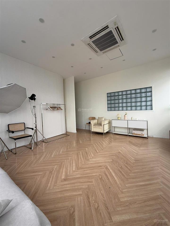 Cho thuê mặt bằng kinh doanh, văn phòng 110m2 tại phố nguyễn ngọc nại, mặt tiền 6m, giá 16 triệu