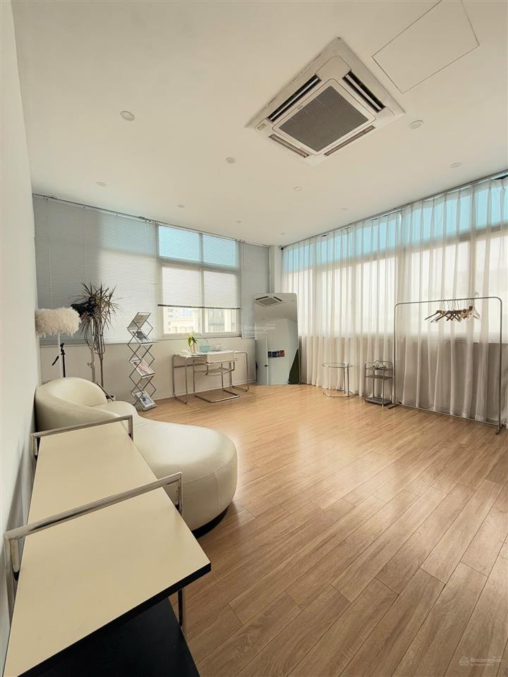 Cho thuê mặt bằng kinh doanh, văn phòng 110m2 tại phố nguyễn ngọc nại, mặt tiền 6m, giá 16 triệu