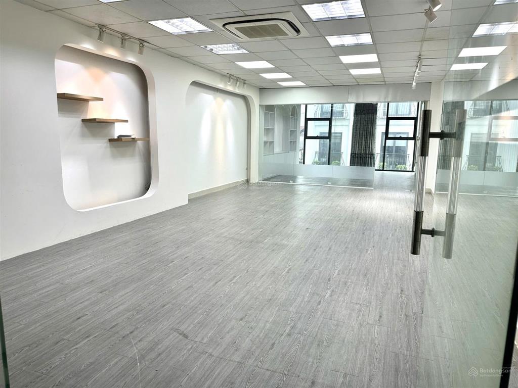 Chỉ hơn 10 triệu có ngay văn phòng ngay ngã tư sở, thanh xuân, chia sẵn phòng vách kính