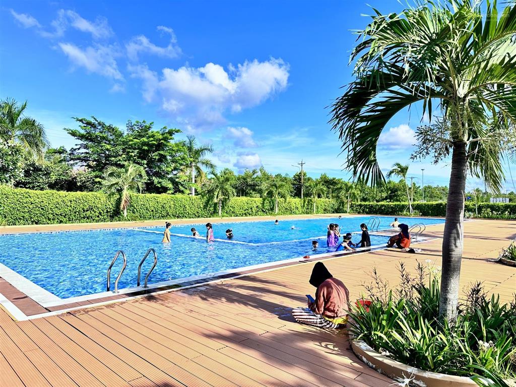 Cho thuê nhà phố khu dta, full nội thất, nhà mới 100%