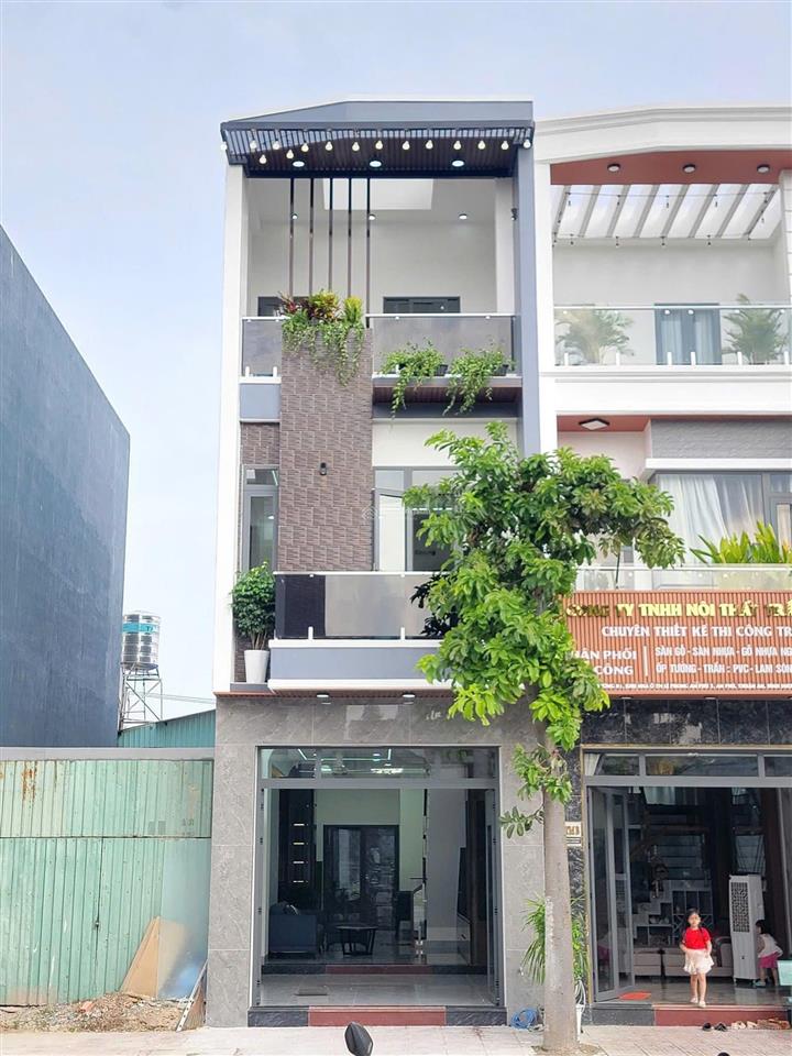 Bán nhà sổ hồng riêng 1 trệt 2 lầu tặng full nội thất