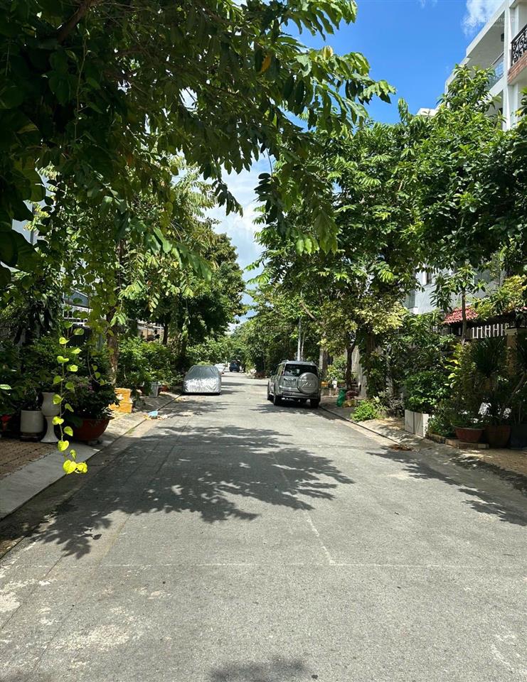 Cho thuê nhà phố 6b intresco, nhà mới, giá 22 triệu, gần trường quốc tế anh việt,  0867 288 ***