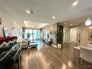 Thiện chí bán căn hộ 134m2 đã sửa thành 3 ngủ, full nội thất. giá chỉ nhỉnh 100 triệu/m2 trục đẹp
