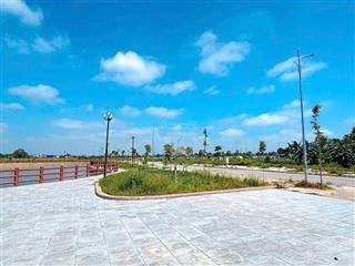 Chính chủ em chi bán lô đất vuông vức 100m2. cạnh trường, chợ kinh doanh buôn bán được ngay
