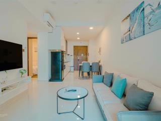 Cần bán căn hộ 2pn saigon royal đầy đủ nội thất