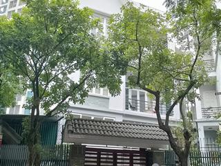 Bán gấp biệt thự lão thành cách mạng, hạ yên quết, trung hoà. sân vườn, độc nhất, giá đầu tư.