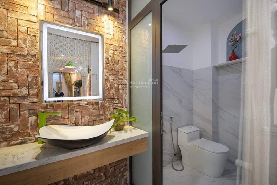 Nhà 4 tầng hoàng diệu  hải châu. nhà xây mới 100% full nội thất. chỉ việc vào ở