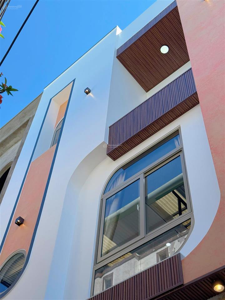 Nhà 3 tầng xây mới trần cao vân  thanh khê. tặng full nội thất. oto đậu đỗ gần nhà