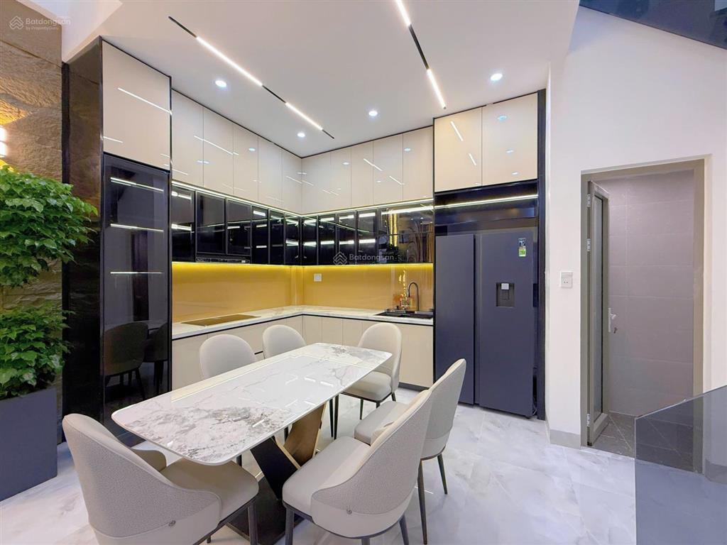 Nhà 3 tầng xây mới trần cao vân  thanh khê. tặng full nội thất. oto đậu đỗ gần nhà