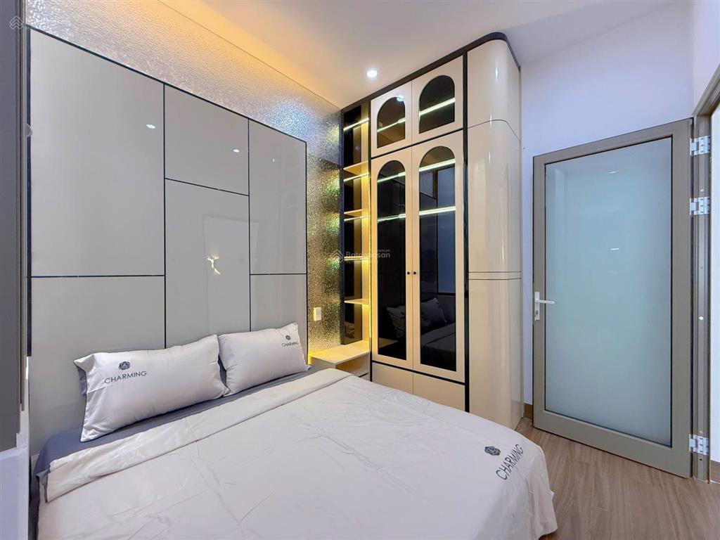 Nhà 3 tầng xây mới trần cao vân  thanh khê. tặng full nội thất. oto đậu đỗ gần nhà