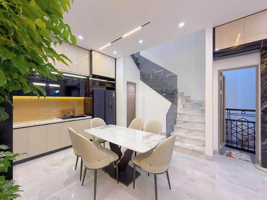 Nhà 3 tầng xây mới trần cao vân  thanh khê. tặng full nội thất. oto đậu đỗ gần nhà