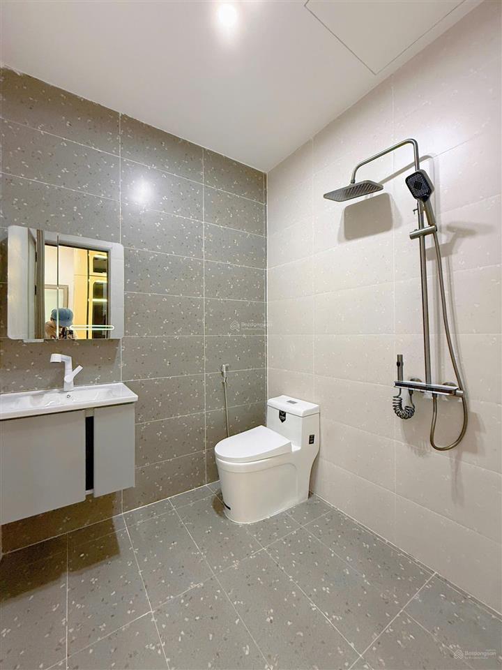 Nhà 3 tầng xây mới trần cao vân  thanh khê. tặng full nội thất. oto đậu đỗ gần nhà