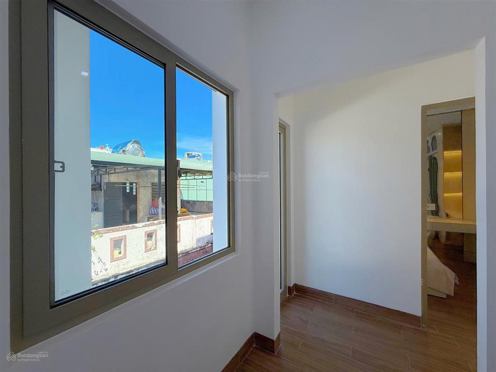 Nhà 3 tầng xây mới trần cao vân  thanh khê. tặng full nội thất. oto đậu đỗ gần nhà