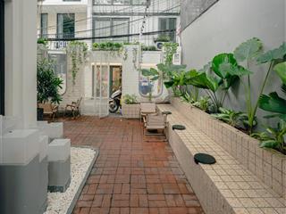 Đâu đó gần phường hoàn kiếm  lô góc 400m2 mt 35m  vỉa hè rộng  hợp cf  nhà hàng chuỗi