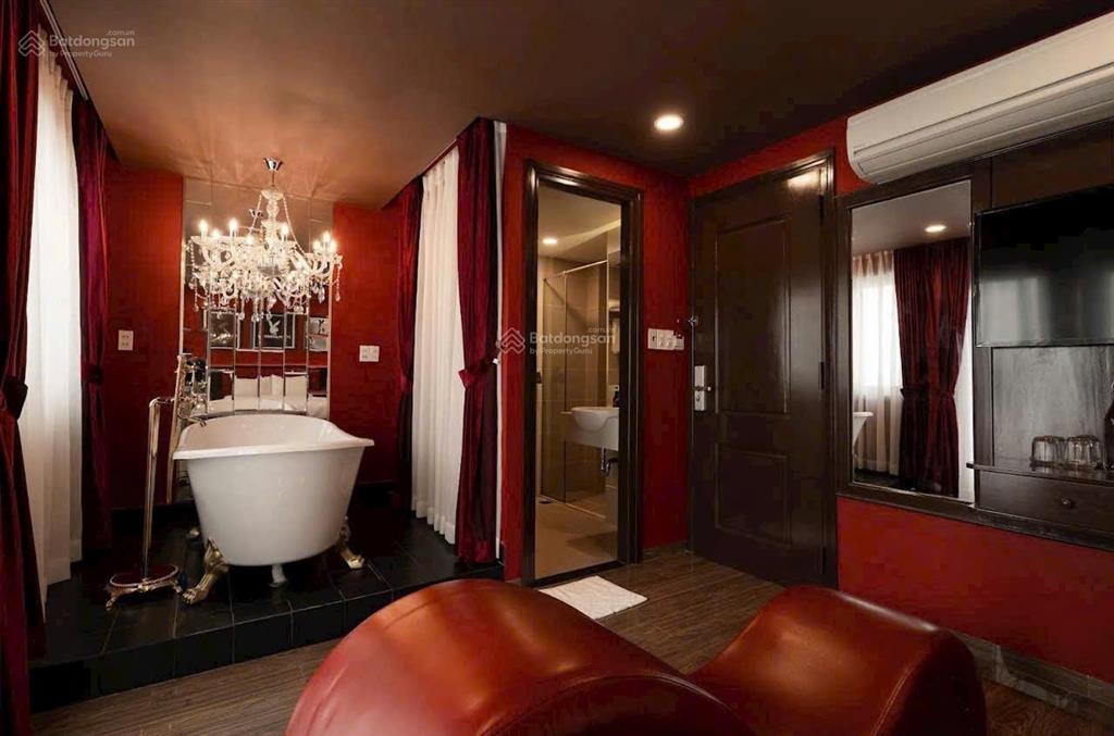 Khách sạn 8 tầng nguyễn thị minh khai tp nha trang cách biển 100m dòng tiền 100tr/tháng giá 33 tỷ