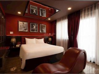 Khách sạn đường nhành nguyễn thị minh khai, nha trang, 8 tầng, 18 phòng ,giá 30 tỷ 0869 111 ***