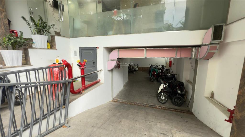 Bán tòa căn hộ đường lam sơn 108,2m2, 7 lầu, 26pn giá 33 tỷ dòng tiền 130tr/tháng  0786 662 ***