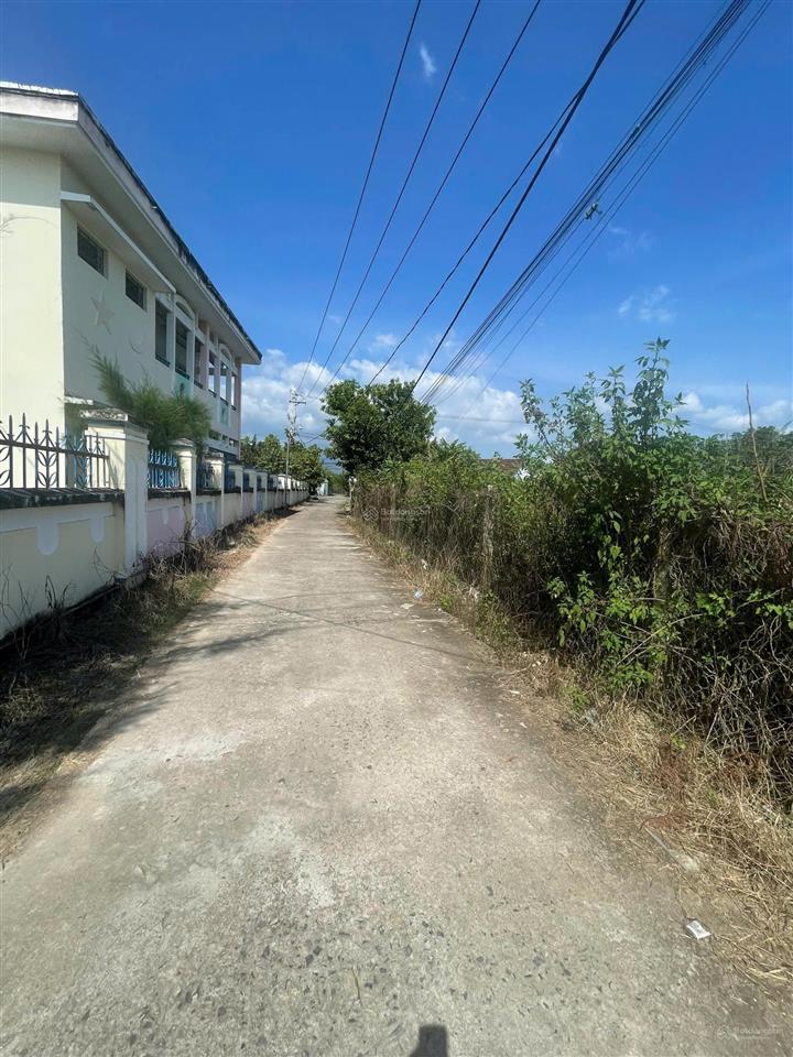 Bán lô đất 130m2 diên hoà  diên khánh gần hl39  tỉnh lộ 2, giá gần 1,1tỷ sổ hồng.  0786 662 ***