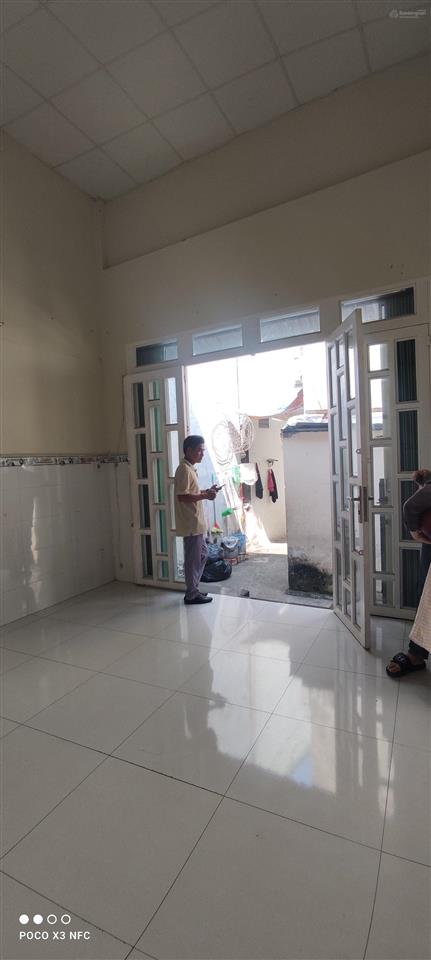 Bán gấp nhà trần xuân soạn sát quận 4. cách mặt tiền 30m, dt 52m2, giá 4 tỷ còn thương lượng