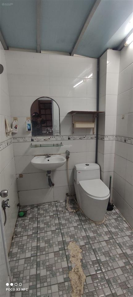 Bán gấp nhà trần xuân soạn sát quận 4. cách mặt tiền 30m, dt 52m2, giá 4 tỷ còn thương lượng